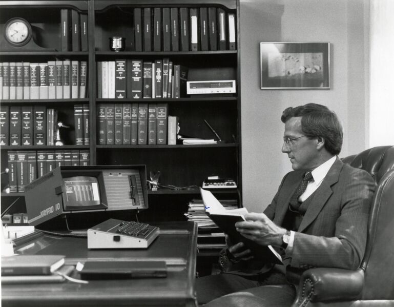 File:K10 in office.jpg